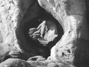 Fototapeta Tunel w Skale
